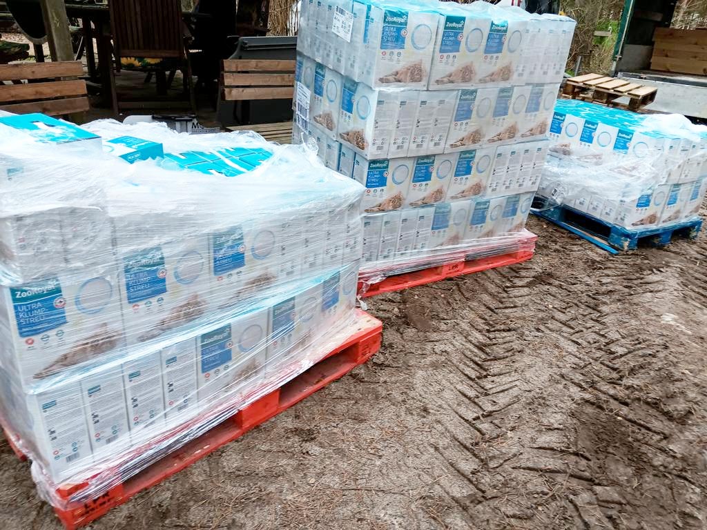 katzenstreu palette fürs Tierheim Brandenburg